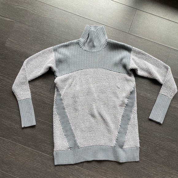 $148 Lululemon Warm and Restore Merino Wool Sweater size 2 could fit 4, sold out - Picture 3 of 7